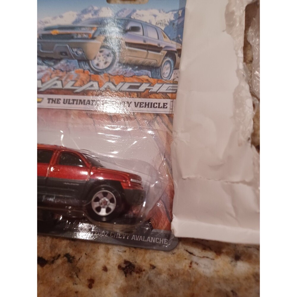 Maisto 2002 Chevy Avalanche SUV Pickup - The Ultimate Utility Vehicle